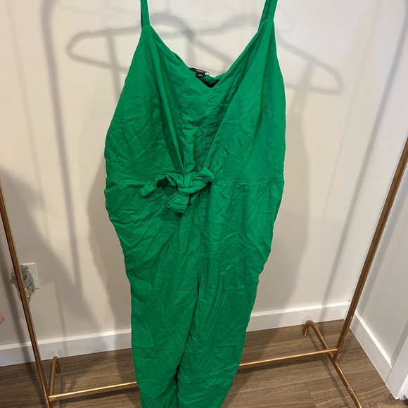Simply Vera Vera Wang Vibrant Green Jumpsuit - Picture 2 of 3